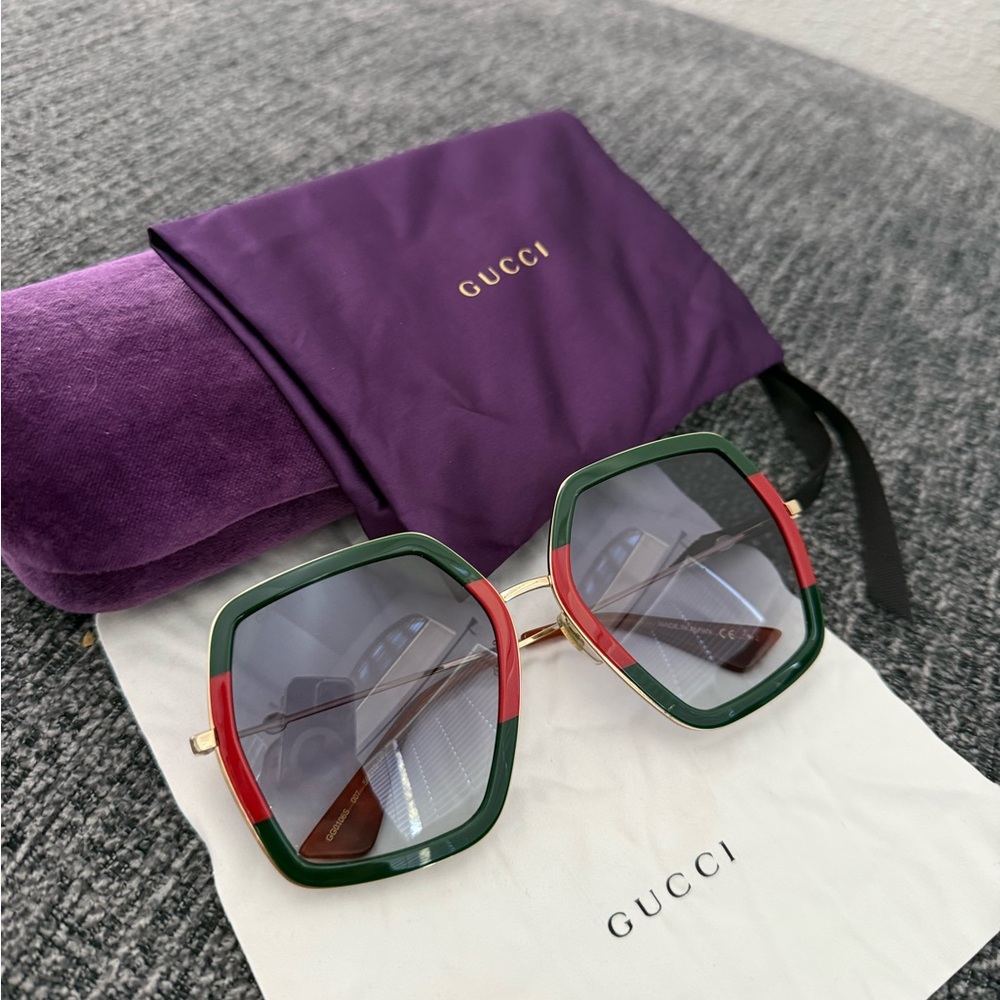 Gucci Women's Green and Red Sunglasses
